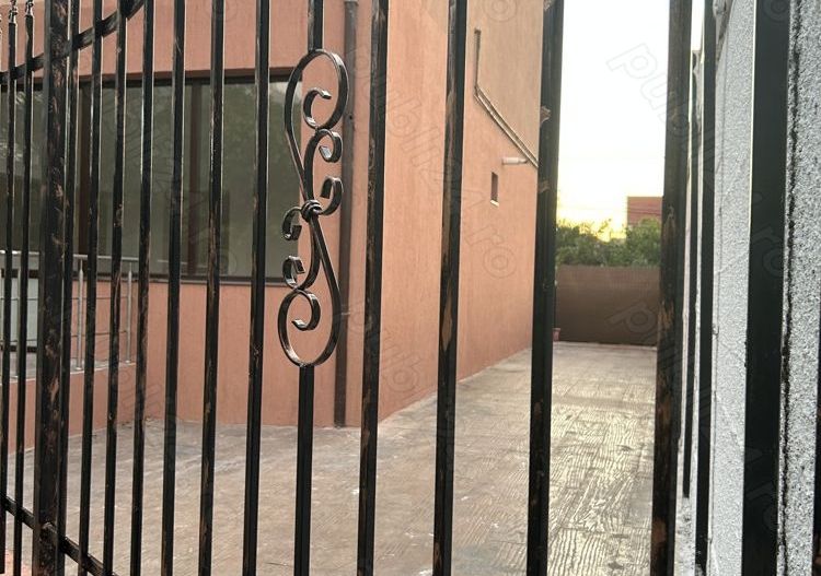 Cladire cu spatiu comercial stradal - Poză 9