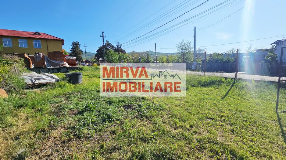 Teren de vânzare în Lapoș – 1000 mp cu beci - Poză 1