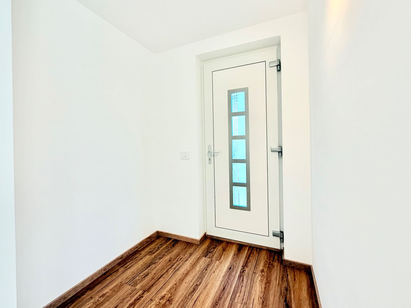 Casa parter prima închiriere – liniste si acces rapid spre centru - Poză 18