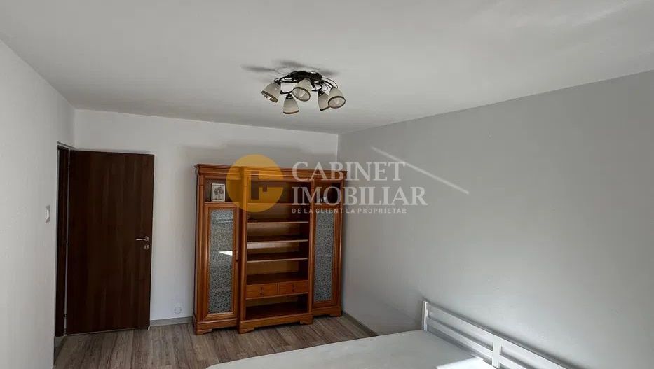 Chirie - 3 camere -  Centru - Poză 3