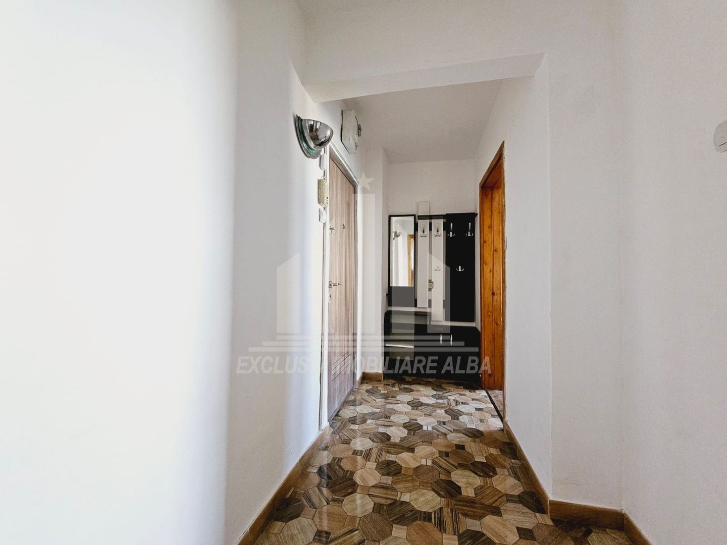 Apartament cu 4 camere de vanzare, Cetate - Poză 6