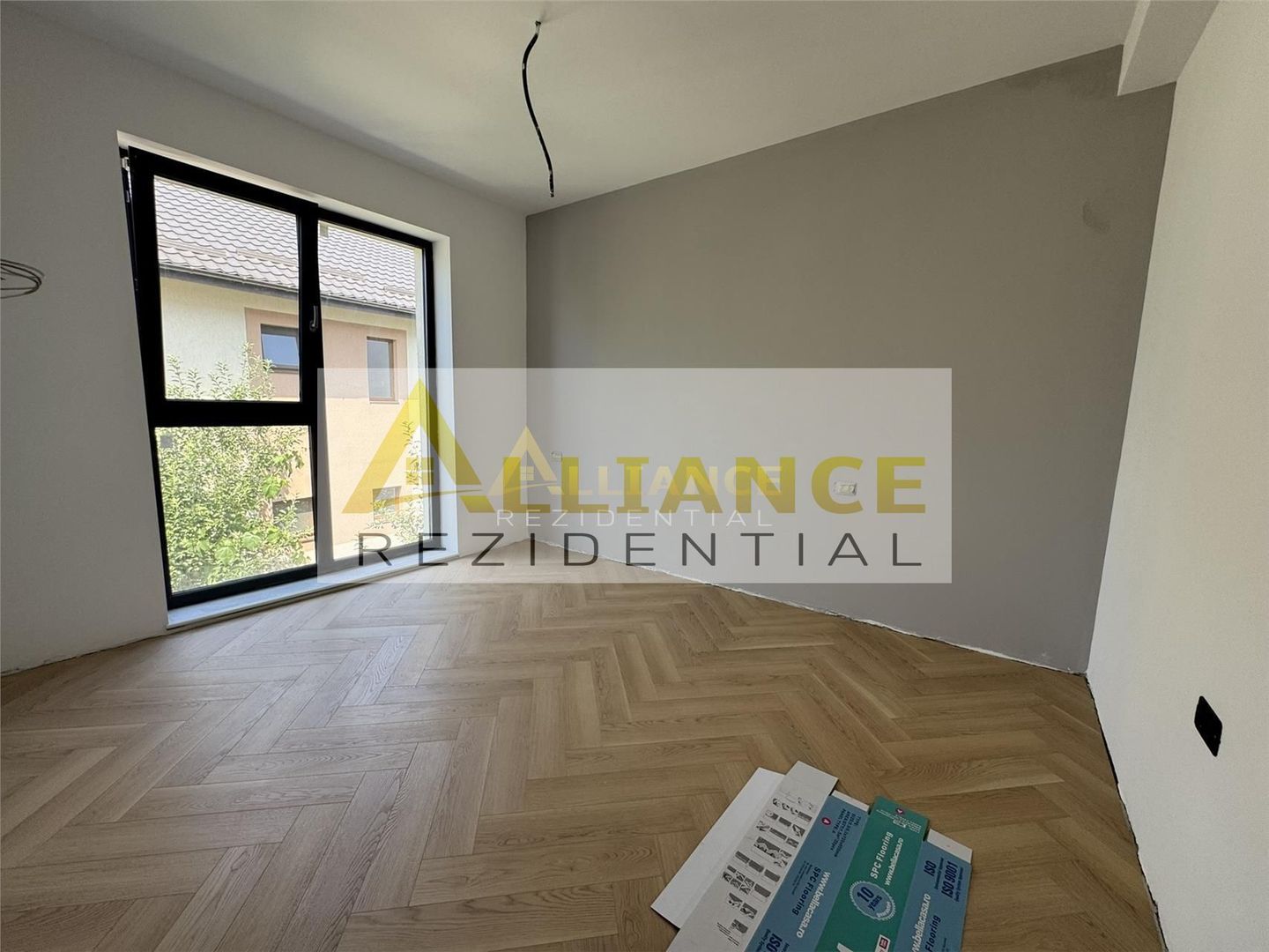 Vila tip DUPLEX  5 camere- 4 bai curte 250 MP - Poză 9