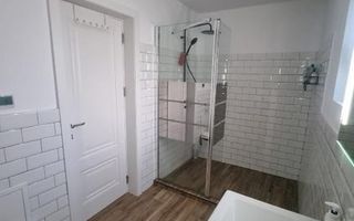 Vilă modernă, Valea Adâncă, 200 mp, teren 410 mp, renovată 2022 - Poză 13