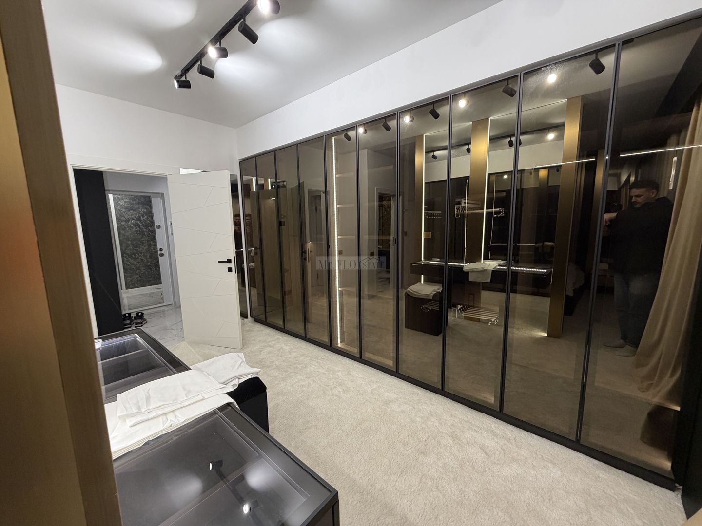 Apartament de Lux - Design Modern & Dotări Premium Miele - Str. Daliei - Poză 6