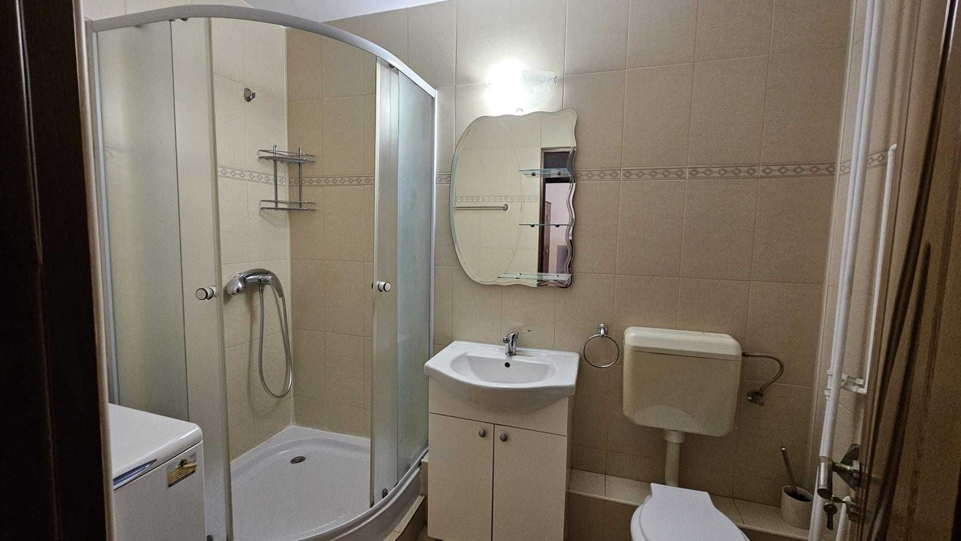 Închiriez garsonieră modernă, Piața Muncii, boiler, metrou aproape - Poză 4