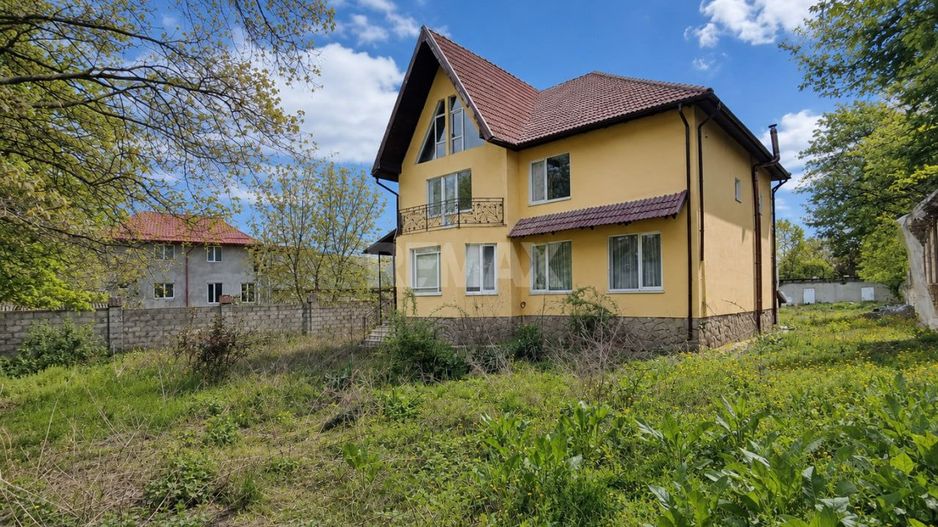 Cojușna - Casă 6 Dormitoare + Living | 259 m² | teren 10,81 ari | 249.000 € - Poză 2