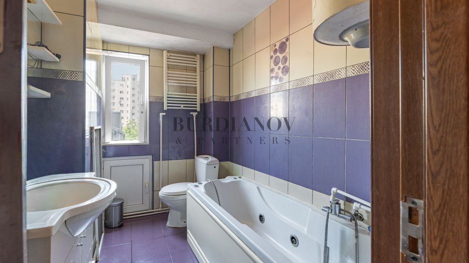 Apartament cu 4 camere - Calea Călărașilor - Metrou Piața Muncii - Poză 14