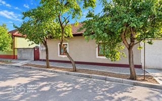 Casă de vânzare Arad- zona Confectii - Poză 1