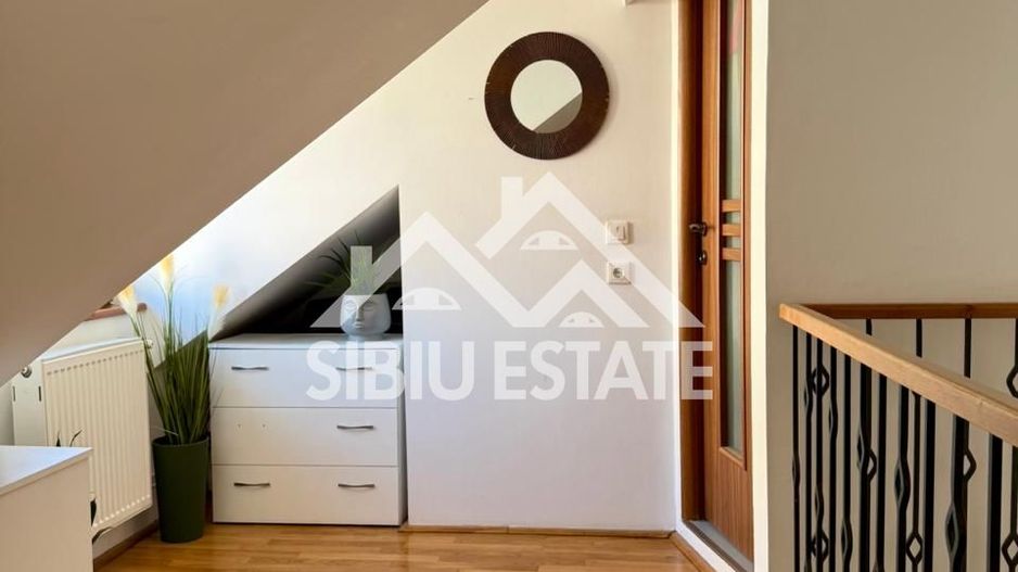 Casa de inchiriat cu 3 camere in Zona Ultracentrala - Poză 12