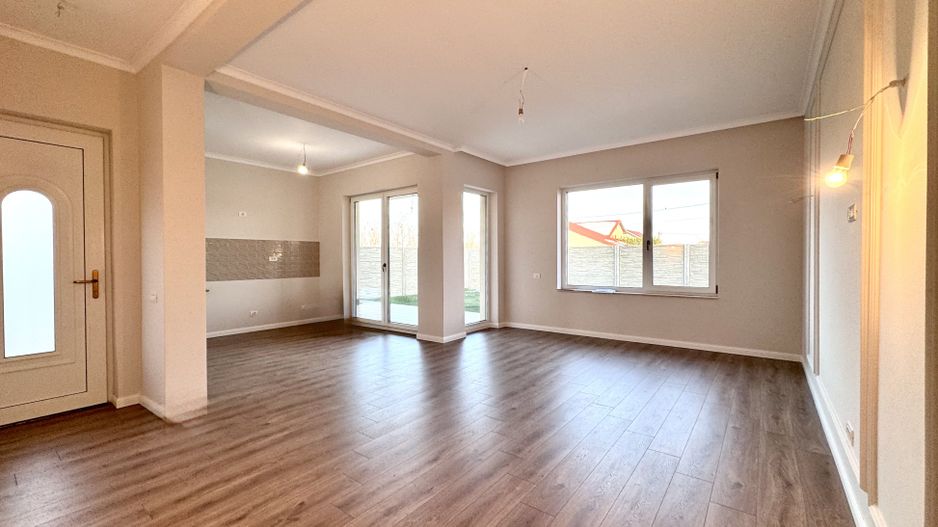 Duplex modern cu grădină, la intrare în Moșnița Nouă - Poză 1