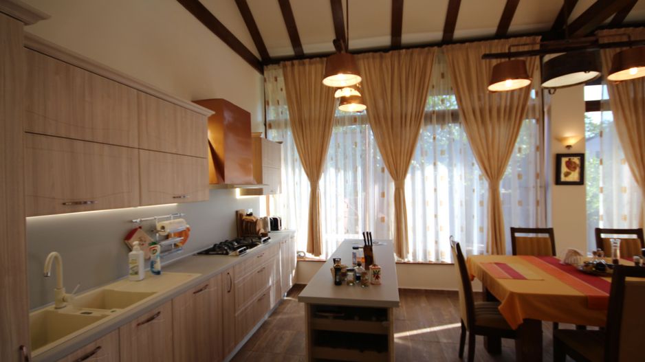 Vila frumoasa de vanzare in zona Balcescu! - Poză 4