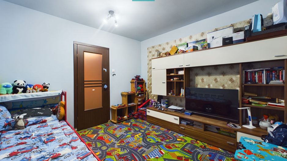 Apartament cu 2 camere decomandat zona Intim - Poză 4
