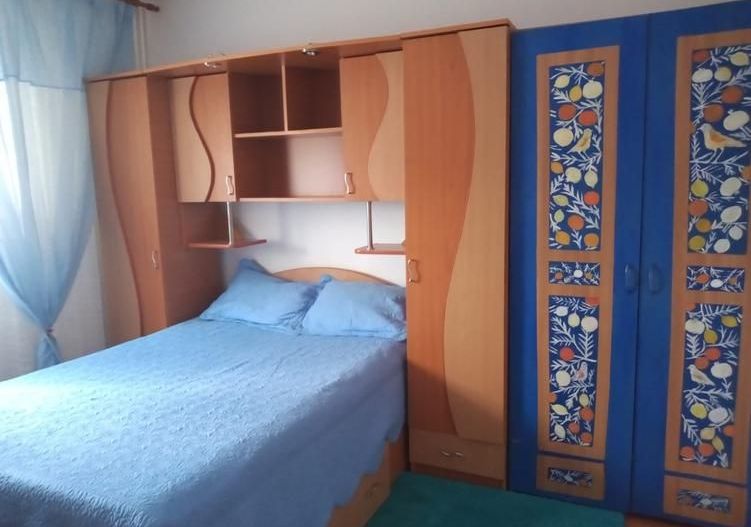 De inchiriat apartament 2 camere Micro 20 , 300 euro - Poză 4