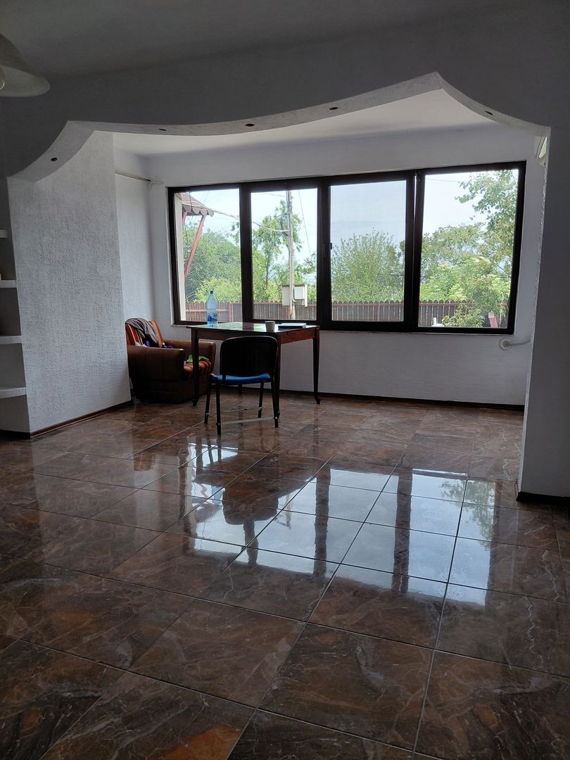 Casa P+1 zona Traian cu vedere la Brates - Poză 4