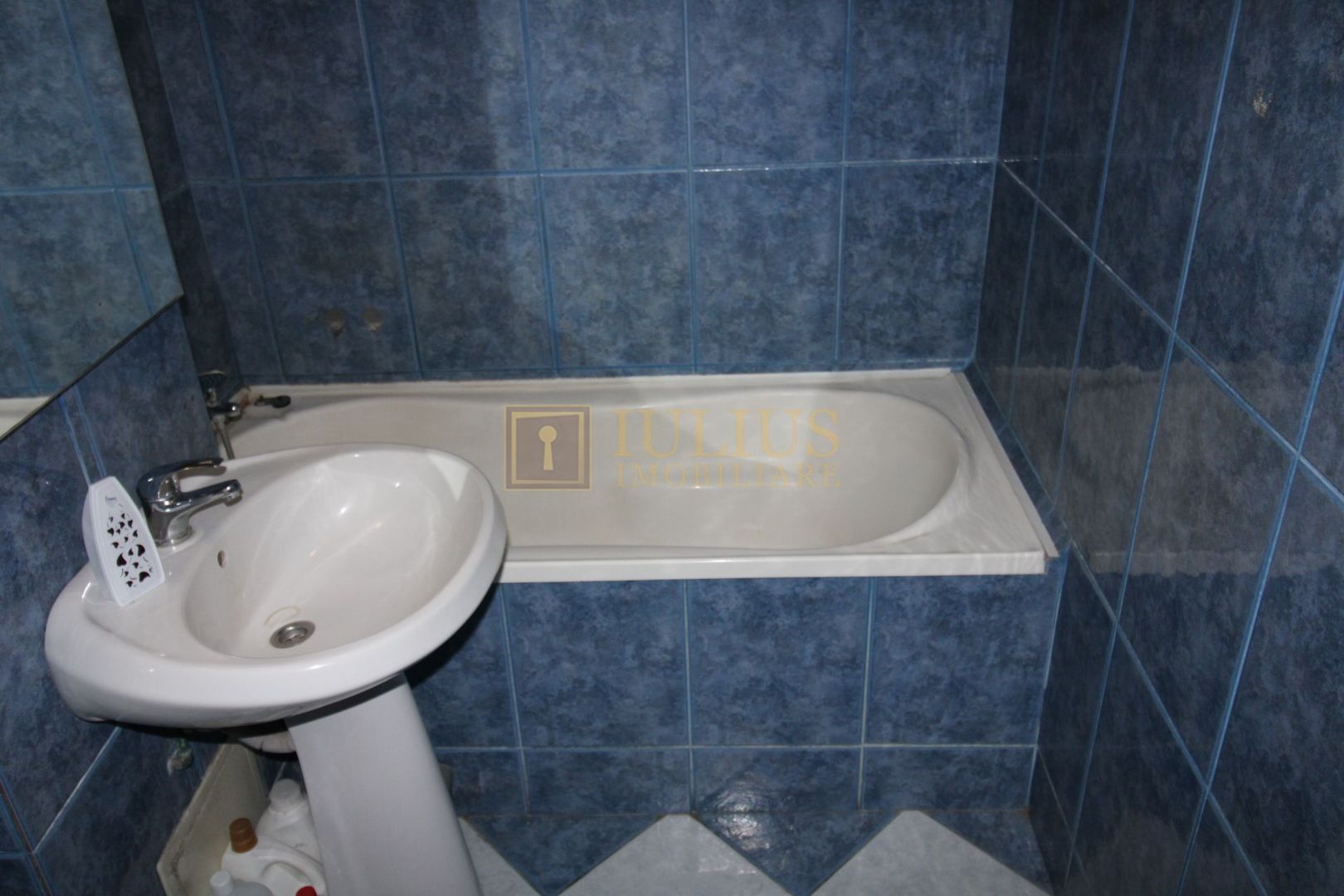 ideal pentru cuplu, studenti, la 8 minute de Complex, centrala proprie - Poză 4