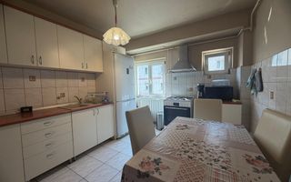 Apartament decomandat cu 5 camere si 2 bai, etaj 2| Calea Buziasului - Poză 8
