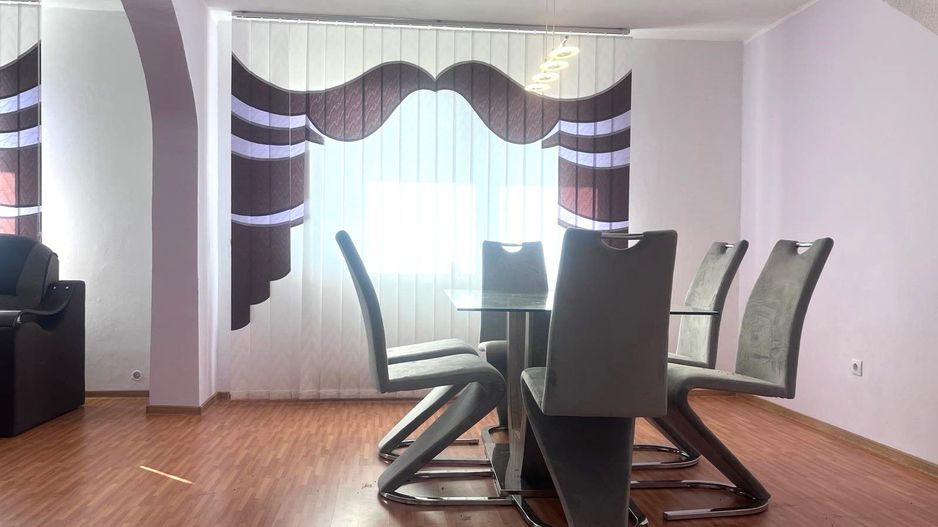 Priveliste frumoasa! Vanzare casa cu 3 camere in Sotanga! - Poză 10