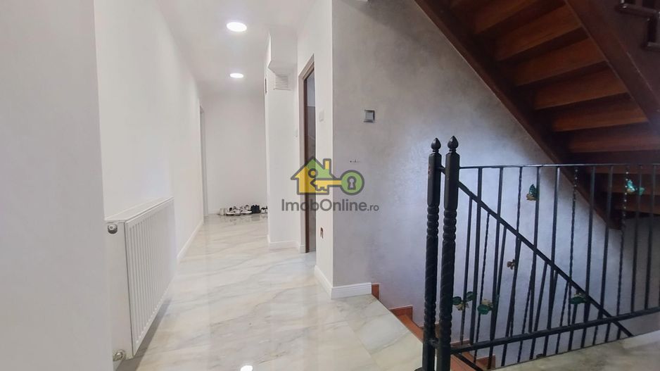 Vilă elegantă cu design luxos și grădină superb amenajată în Șag - Poză 23