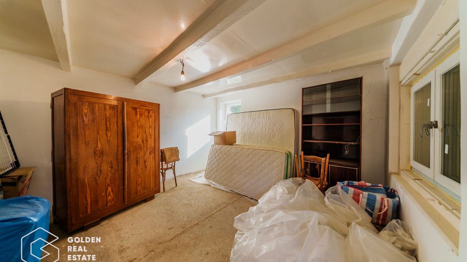 Vila superba, P+E,  Cuvin, 9 camere, 200 mp si teren 1300 mp plus anexa 3 camere - Poză 20