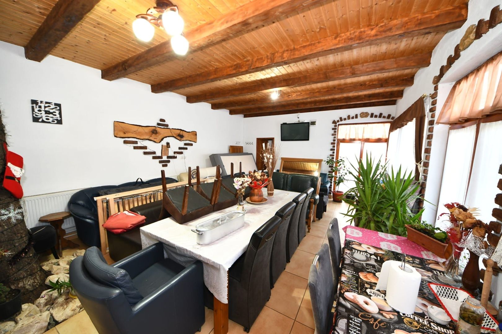 De vanzare casa cu 3 apartamente + anexa 75 mp, Comision 0% - Poză 1