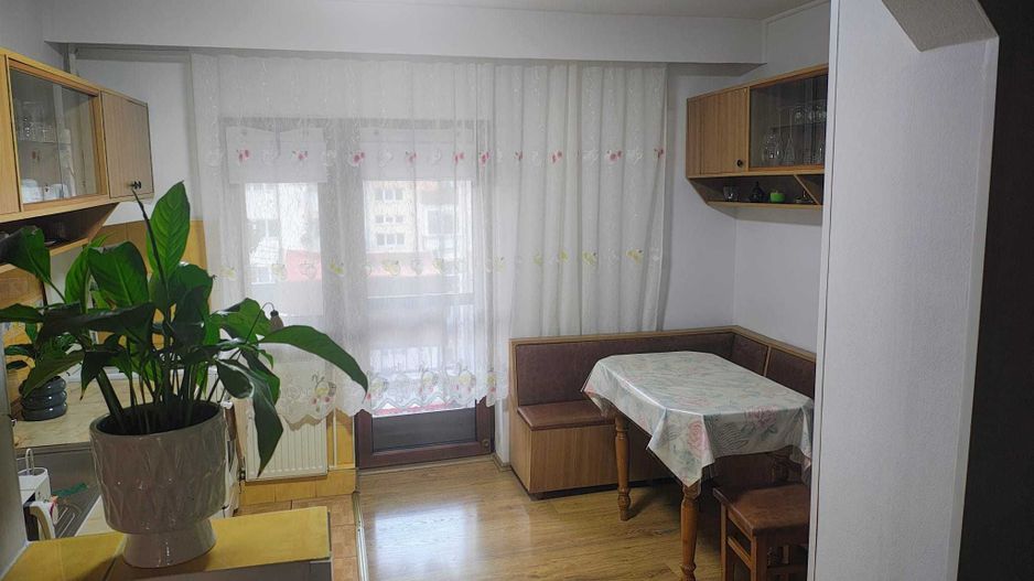 BRASADAS vinde ap 3 cam etaj 4/4 in Carpati 2. - Poză 2