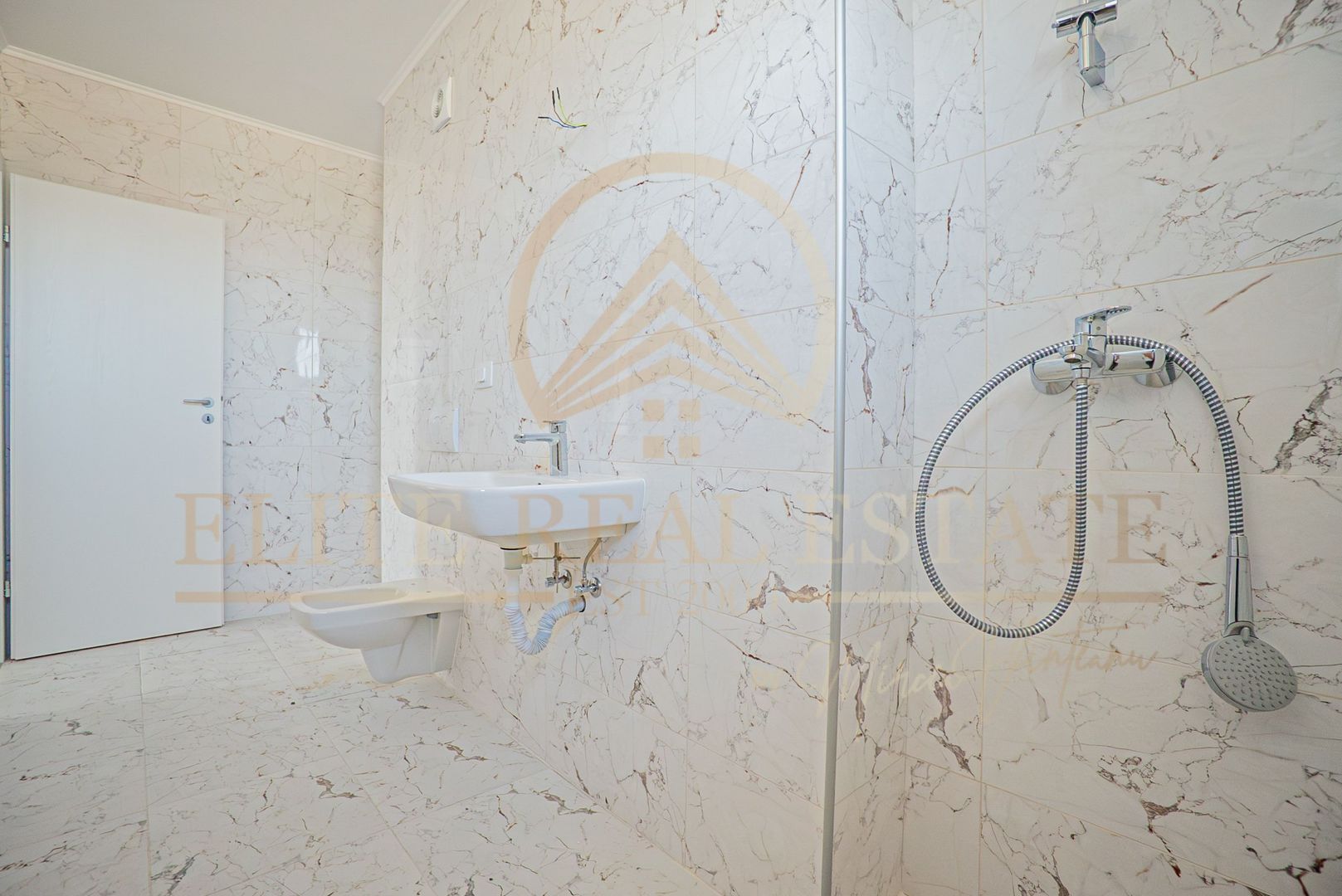 Aartament 3 camere - Bucatarie Separata - Parcare Inclusa - Poză 8