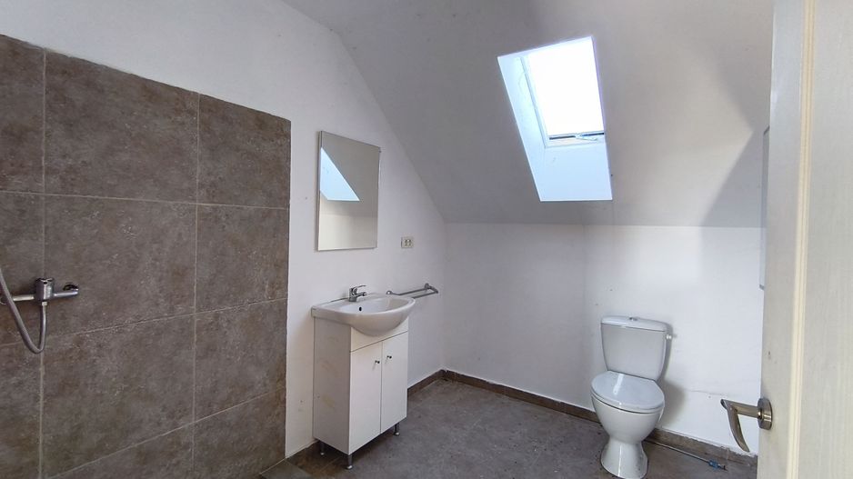 Casa cu 4 camere cu teren de 14,340 mp + platforma de beton cu hala - Poză 8