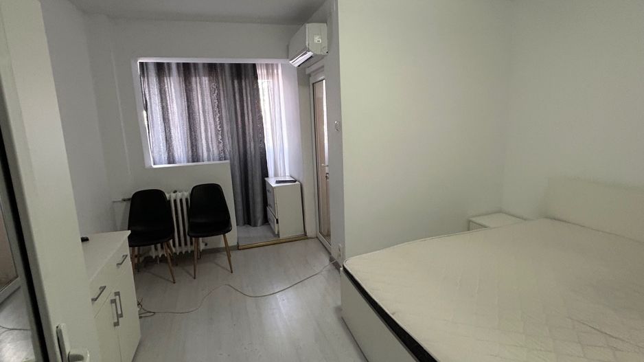 Garsonieră modernă, pat matrimonial, etaj intermediar, preț excelent - Poză 2