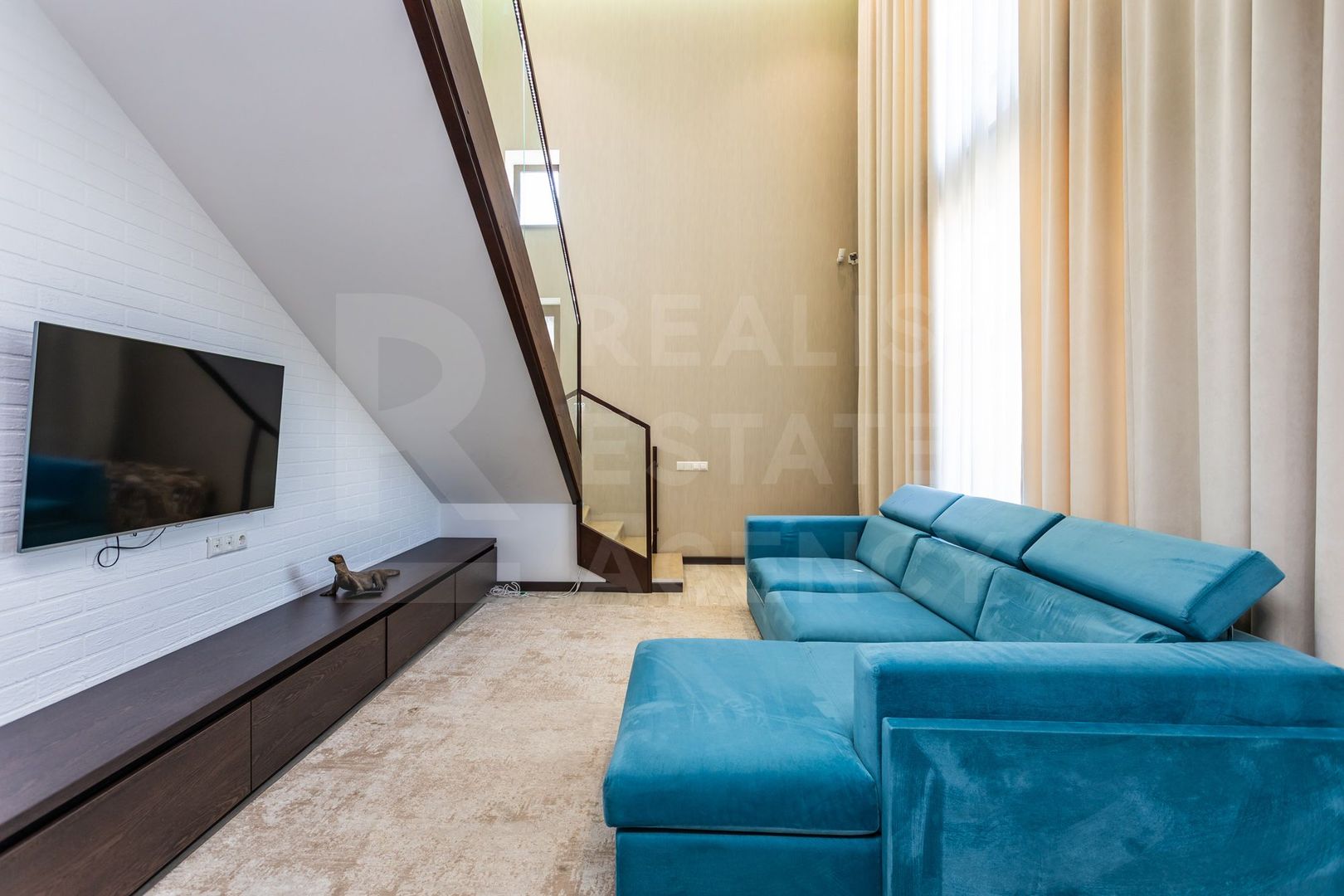 Vânzare, casă, 3 nivele, 4 camere, strada Schinoasa, com. Bacioi - Poză 9