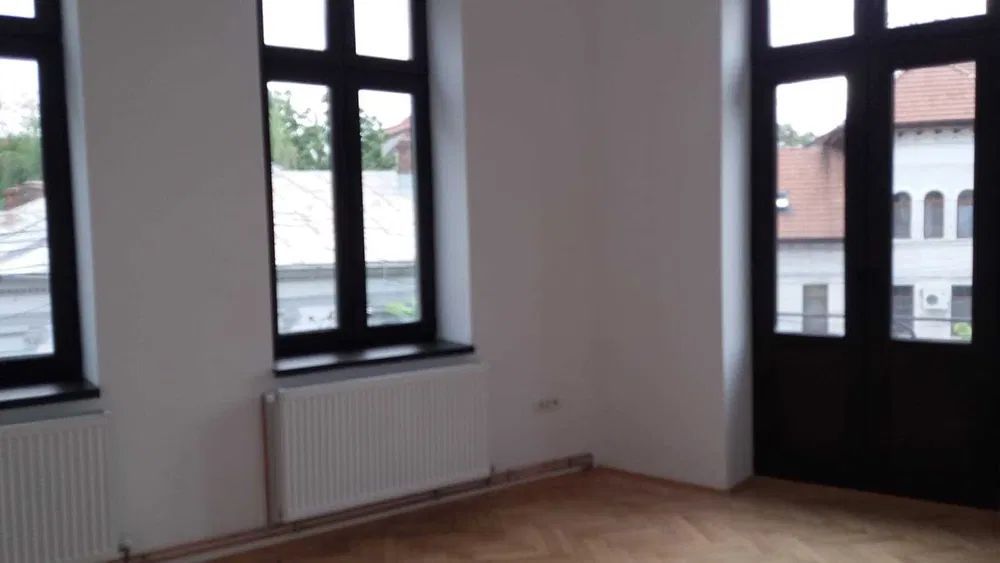 Inchiriere apartament 3 camere renovat zona Unirii - Poză 1