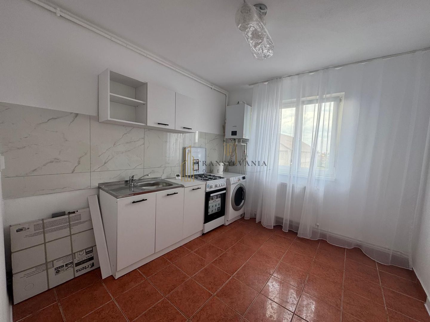 Garsonieră decomandată, 23 mp utili, zona Vasile Aaron - Poză 2