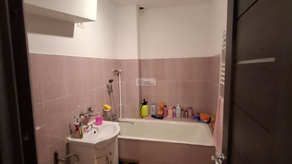 Apartament 3 camere/et 2/62 mp/ 70000E neg - Poză 5