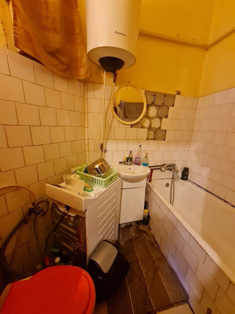 Apartament 2 camere,curte comuna/4 proprietari - Poză 12