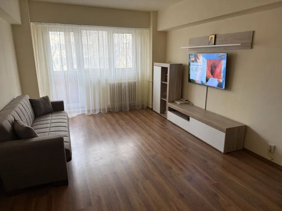 AP. 3 CAMERE CRANGASI, DOG-FRIENDLY, BUCATARIE INCHISA, METROU 5 MIN - Poză 1