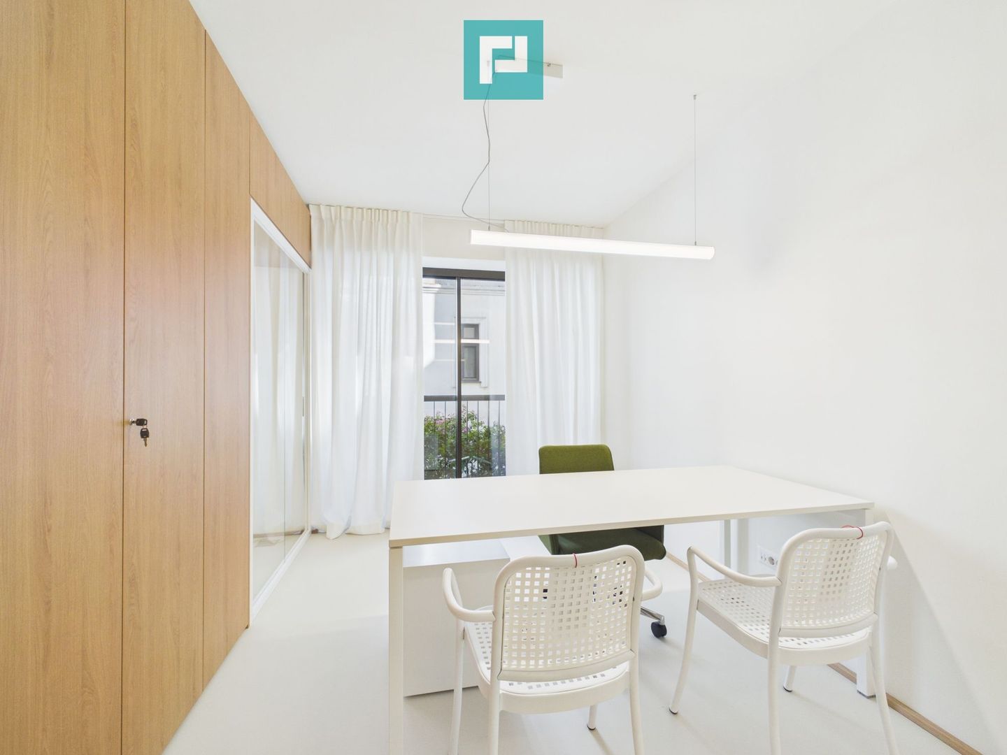 Birou 3 camere | Prima închiriere | Zona Centrală - Poză 1