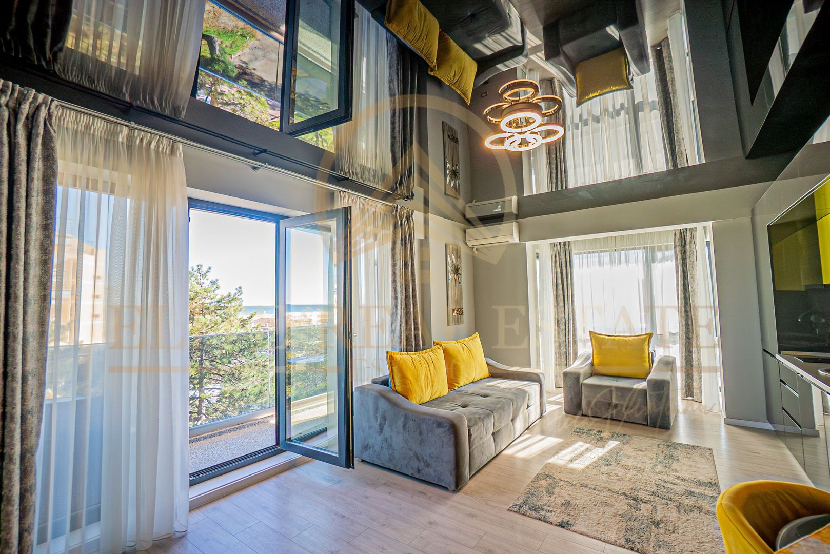 Răsărit peste mare, apus peste lac – apartament premium în Mamaia - Poză 4