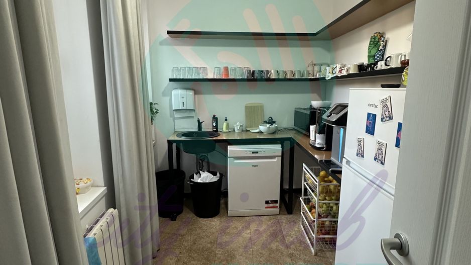 Casă renovată și consolidată, ideală pentru birouri sau activități comerciale - Poză 10