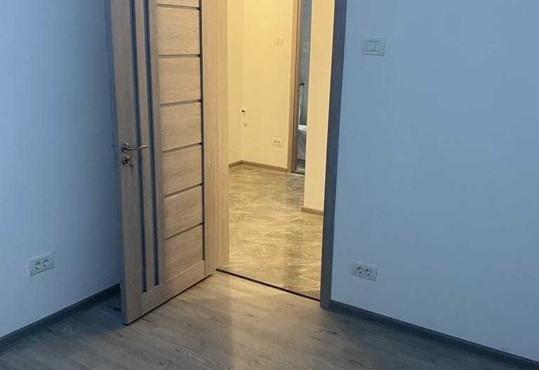 apartament 3 camere, RENOVAT 100 %, totul nou - Poză 4