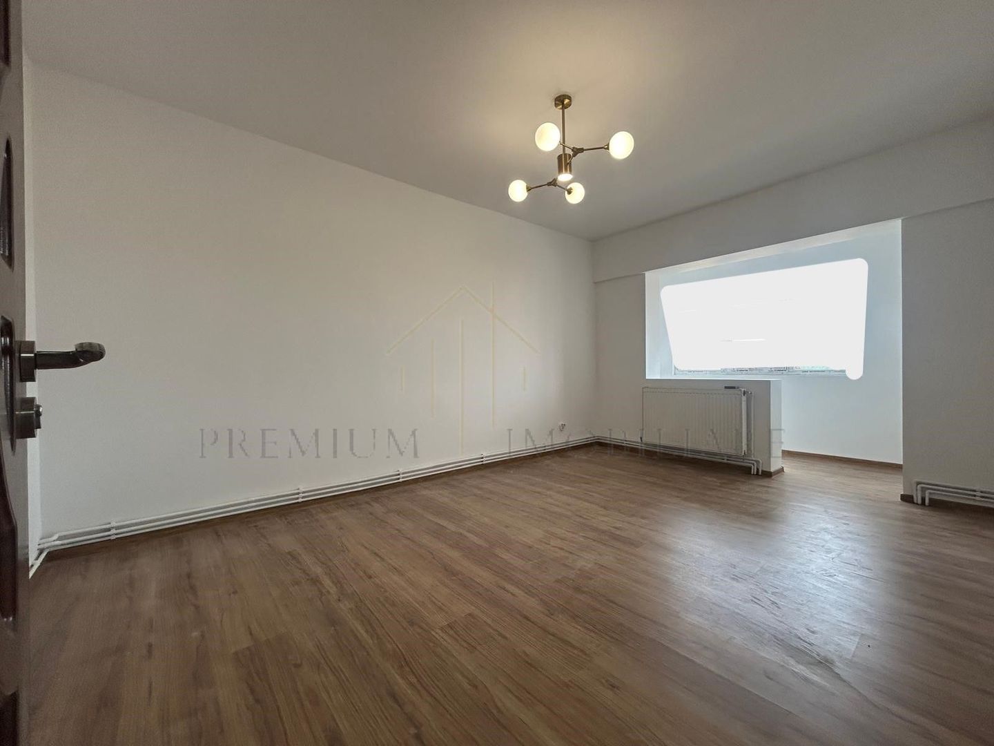 Apartament 3 camere  2 băi | renovat 2025 | parcare - Poză 1