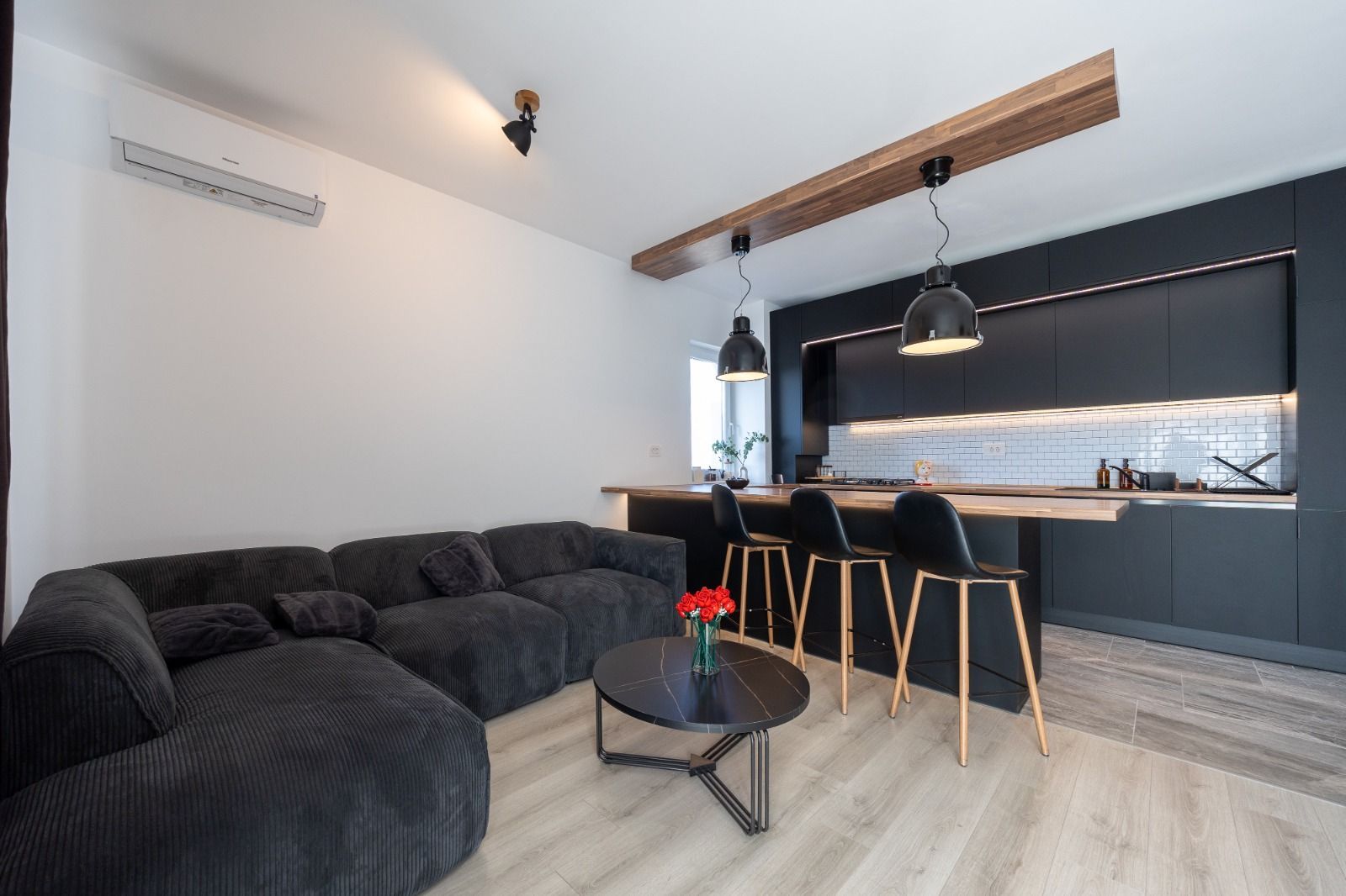 Apartament Alphaville cu vedere superba spre Tampa - Poză 1