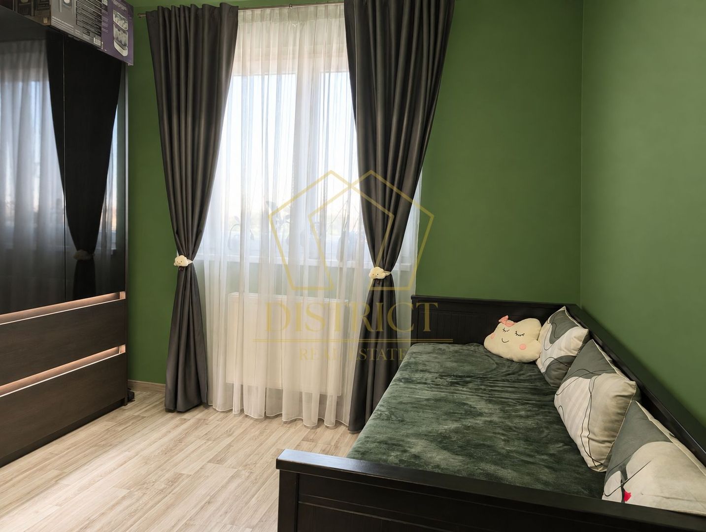 OCAZIE! Apartament cu 3 camere, 2 bai si dressing la intrare in Giroc langa ESO. - Poză 8