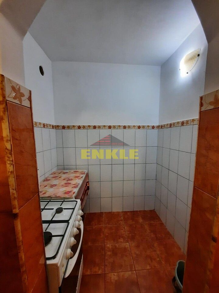 Garsoniera , zona Cornisa , et 4, Suprafata 22 mp. 17000 Euro neg - Poză 2