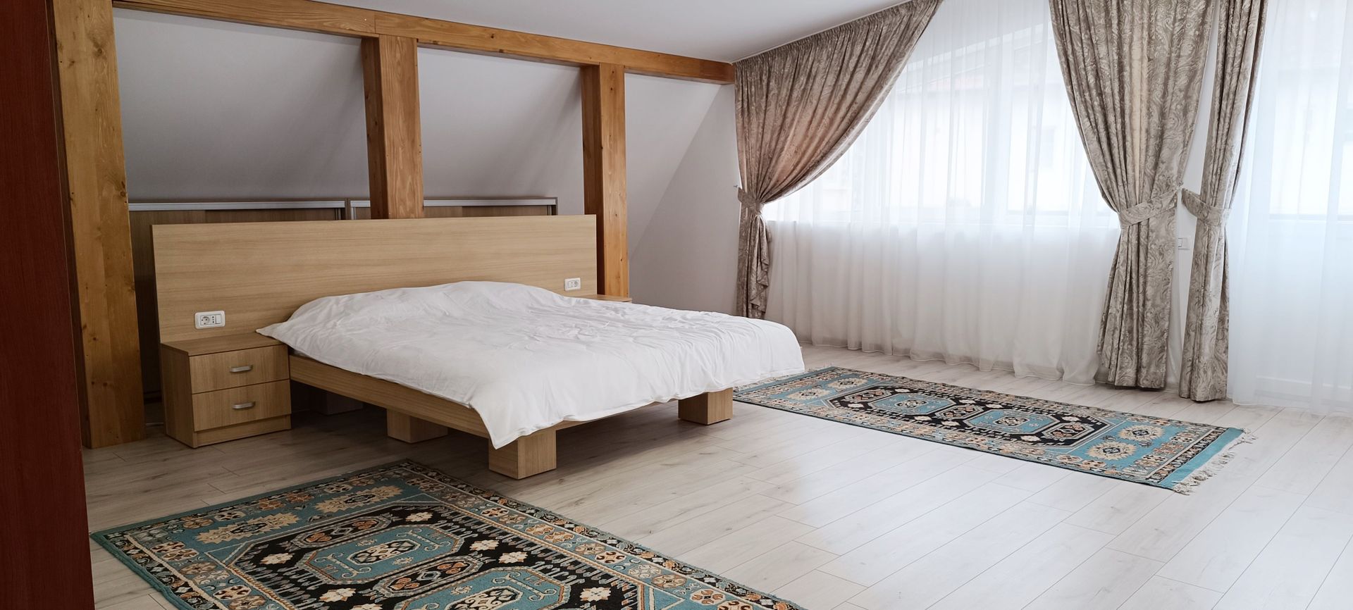 Apartament modern in vila-100mp - Poză 14