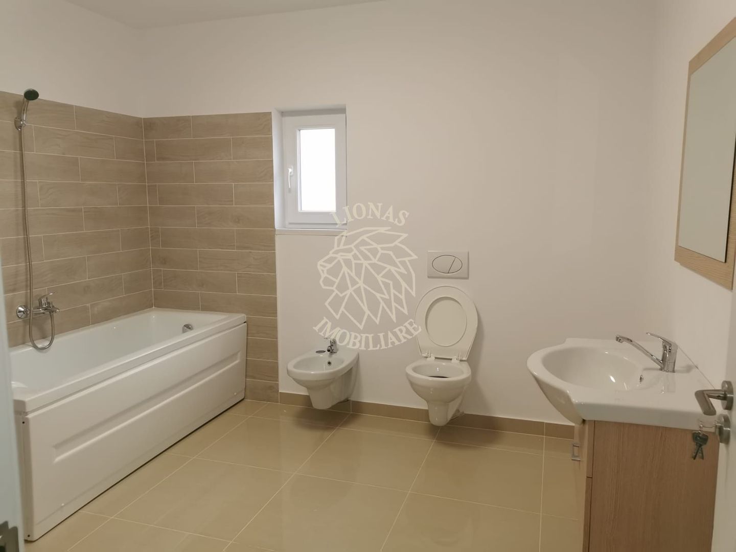 Casa de inchiriat 4 camere 180 mp-curte-Zona Hotel Diana - Poză 7