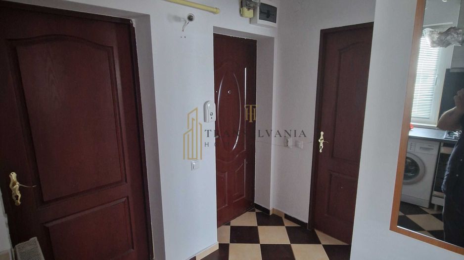 Apartament 3 camere - decomandat, mobilat, etaj 2/4, Cisnadie - Poză 6