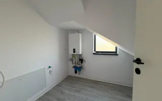 Duplex despartit | 5 camere | Garaj | Finisaje premium | 3 bai |Asfalt - Poză 14