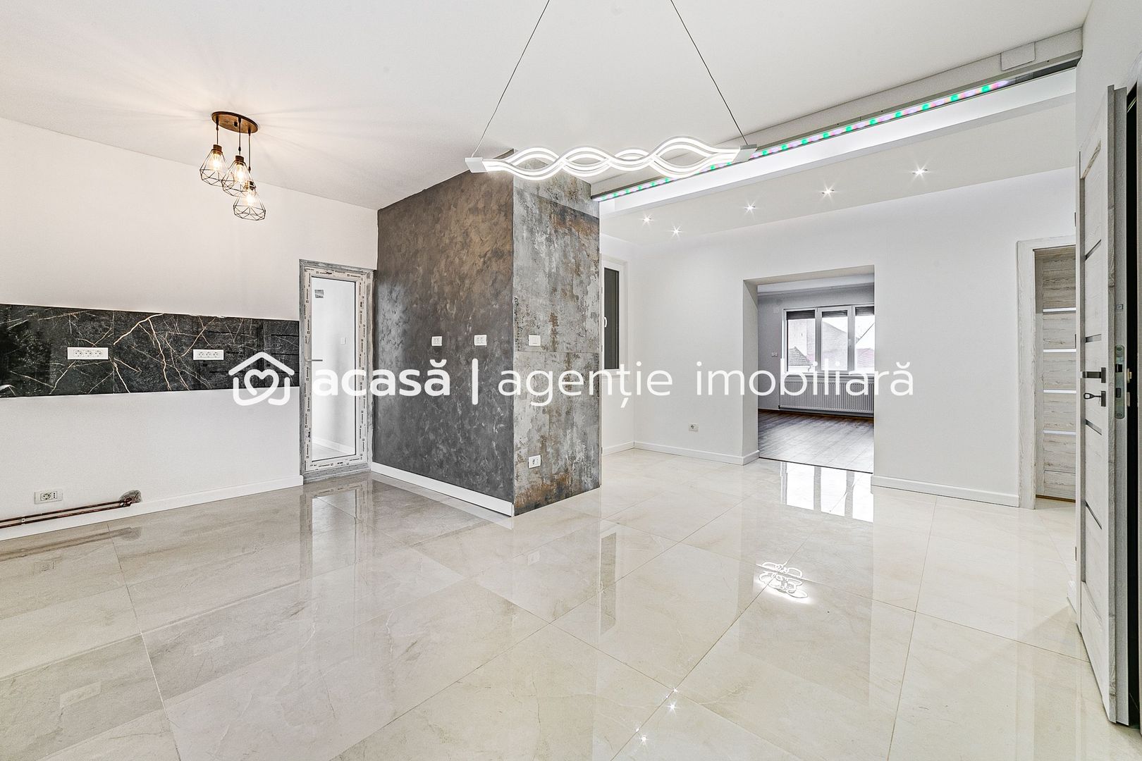 Apartament spațios în zonă centrală - Poză 4