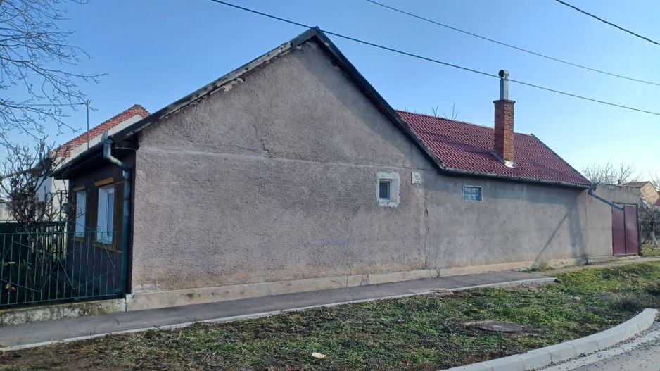 Casă Episcopia, teren 700 mp. 97 500 E (neg). Comision 0. - Poză 4