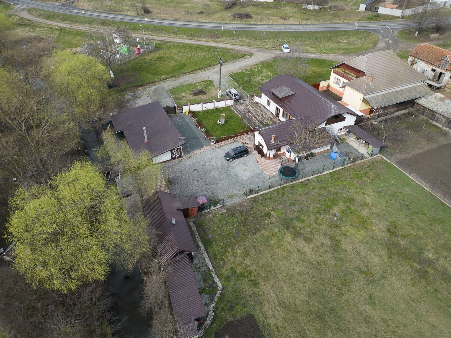 Proprietate imobiliară cu potențial extraordinar! - Poză 76