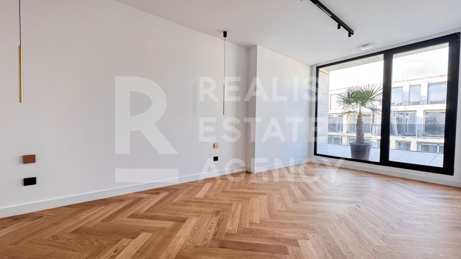 Vilă Spațioasă cu grădină privată în Nordul Capitalei. - Poză 5